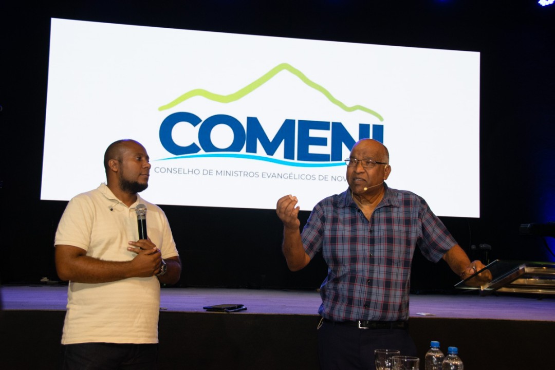 Apóstolo Roy Pillay, Direto da África do Sul, Traz Mensagem de Renovação na Reunião do COMENI